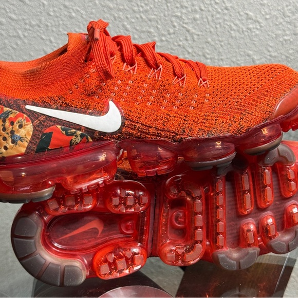 Nike Air VaporMax Flyknit 2 Sneakers
Size 8 USWomen's - Picture 5 of 10